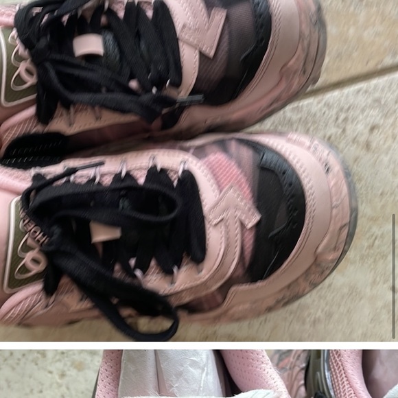 Off-White Odsy-1000 Black & Pink Low Top Sneakers - Picture 5 of 6